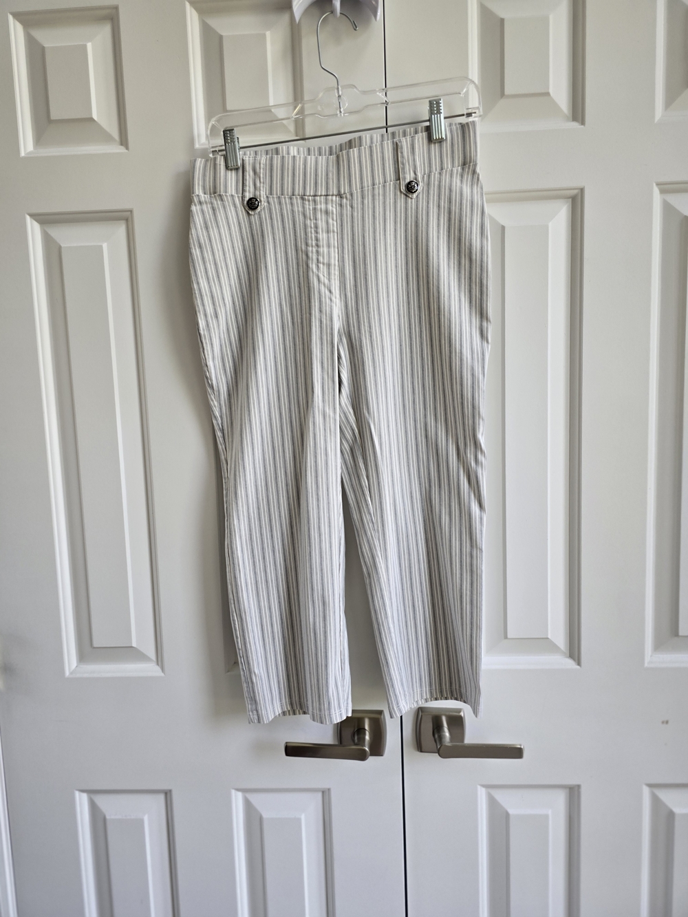 89th & Madison Off White Pinstripe Women's Ankle Pants